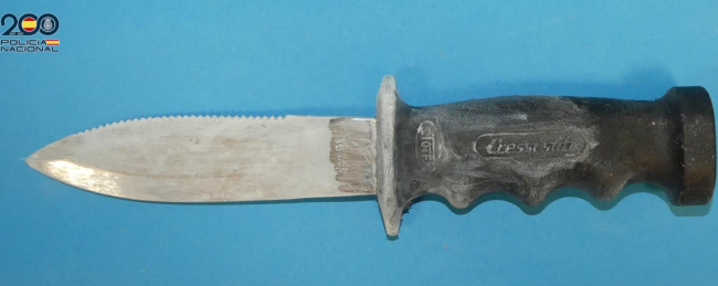 La Policía Nacional detiene a un hombre por intentar apuñalar a su inquilino