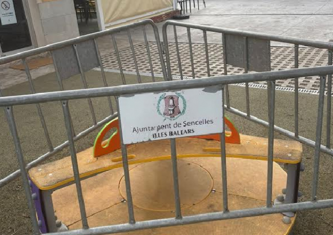 El PP de Sencelles denuncia el “abandono” del parque infantil del Polideportivo dos años después de su apertura