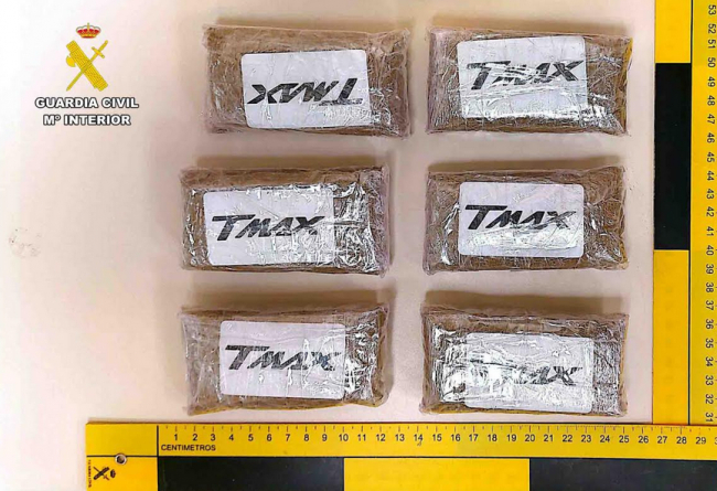 La Guardia Civil ha detenido a un varón por un delito de tráfico de drogas a través de paquetería en el Aeropuerto de Palma