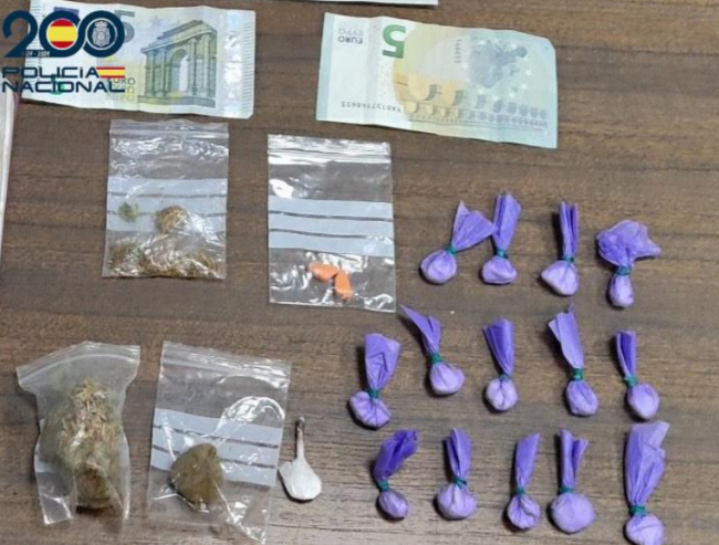 La Policía Nacional detiene a un varón por un delito de tráfico de drogas
