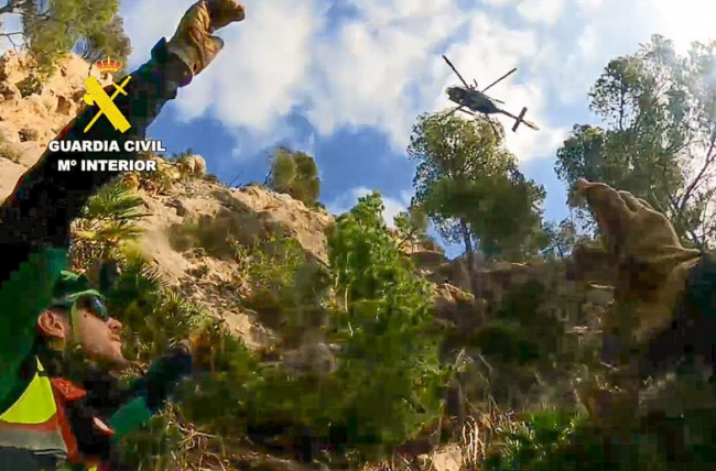 La Guardia Civil ha evacuado en
helicóptero a un joven herido en la Trapa