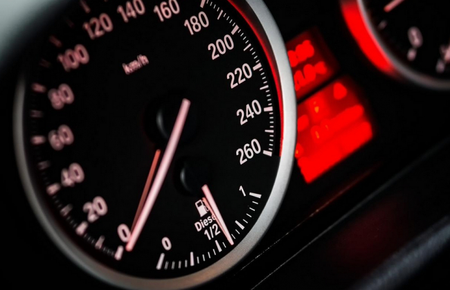 Comprender los signos comunes que indican que debe sustituir las piezas de su coche