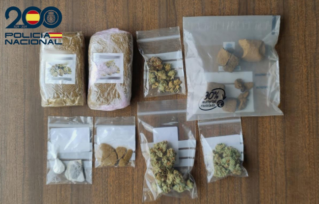 La Policía Nacional detiene a un hombre que traficaba con drogas