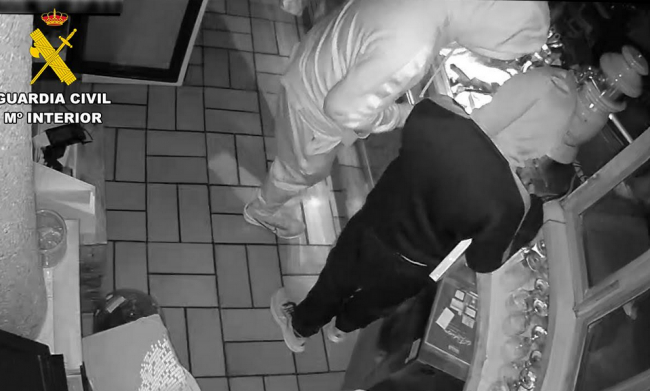 La Guardia Civil ha detenido a dos personas por tres delitos de robo con fuerza en hoteles y restaurantes de Banyalbufar