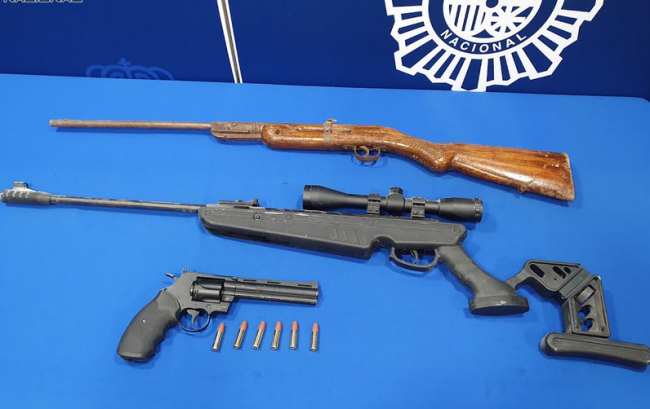 La Policía Nacional detiene en Palma a un empresario por amenazar a uno de sus trabajadores con armas 