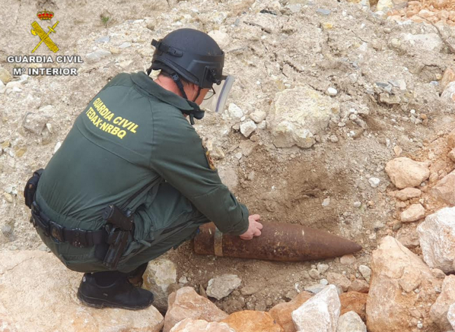 La Guardia Civil desactiva en Binissalem un proyectil de artillería utilizado en la guerra civil española