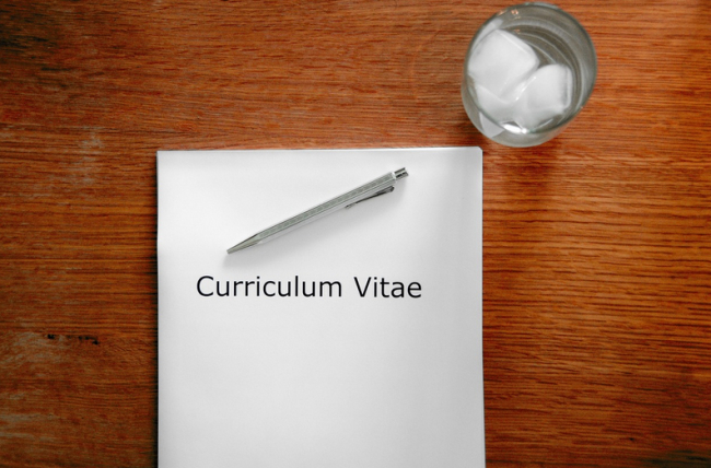 Mejorar el CV para encontrar trabajo en restauración este verano
