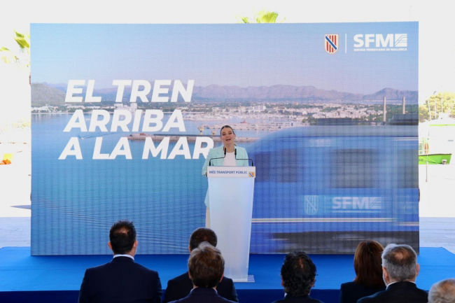 La presidenta Prohens presenta el proyecto de la futura línea de tren a Alcúdia, con llegada hasta la estación marítima