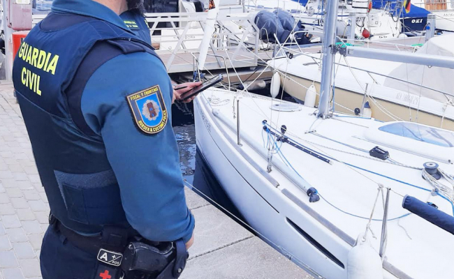 La Guardia Civil y la Policía Local han llevado a cabo controles contra los chárteres ilegales