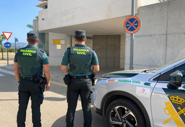 La Guardia Civil ha detenido a tres personas por un delito de robo con fuerza