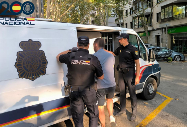 La Policía Nacional detiene a un fugitivo buscado por las autoridades luxemburguesas y suizas en Mallorca