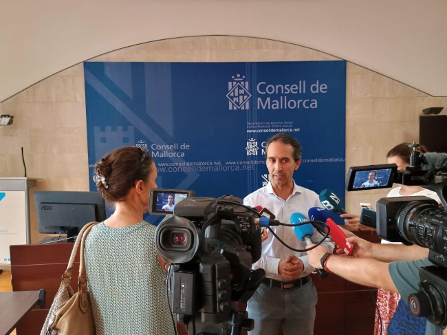 El Consell de Mallorca critica la descoordinación e improvisación del Gobierno central en el reparto de menores extranjeros no acompañados 