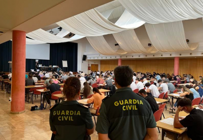 Cerca de 28.000 personas opositan este sábado a una de las 3.118 plazas ofertadas para ingresar en la Guardia Civil