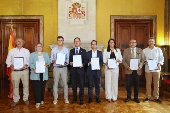 El Consell de Mallorca firma con los ayuntamientos el convenio para financiar las residencias municipales con 3 millones de euros 