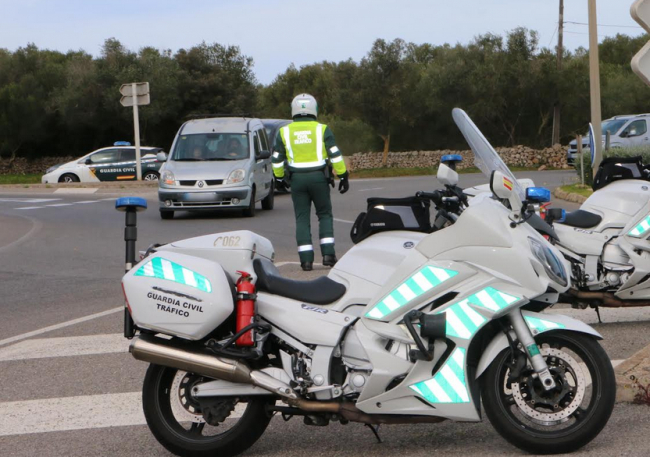 Tras darle el alto en un control de seguridad vial, realizó una
maniobra peligrosa de marcha atrás para evitarlo