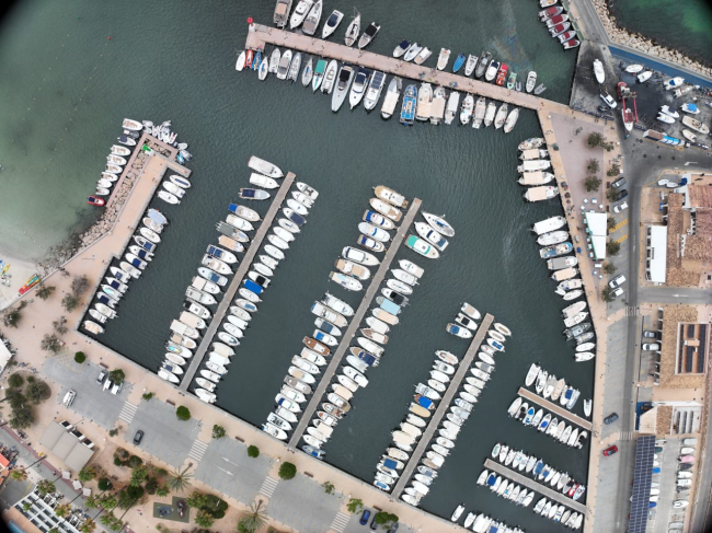 PortsIB aprueba la reparación de los pantalanes y del muelle de ribera en el puerto de la Colònia de Sant Jordi