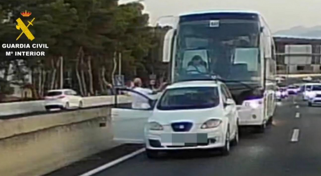 La Guardia Civil investiga a un conductor por conducción temeraria en la vía de cintura de Palma