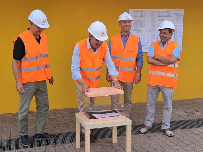 Primera piedra del nuevo polideportivo de Sant Joan en el IES Maria Àngels Cardona de Ciutadella 