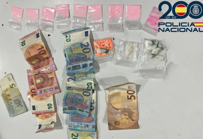 La Policía Nacional detiene a un varón por vender sustancias estupefacientes en un festival