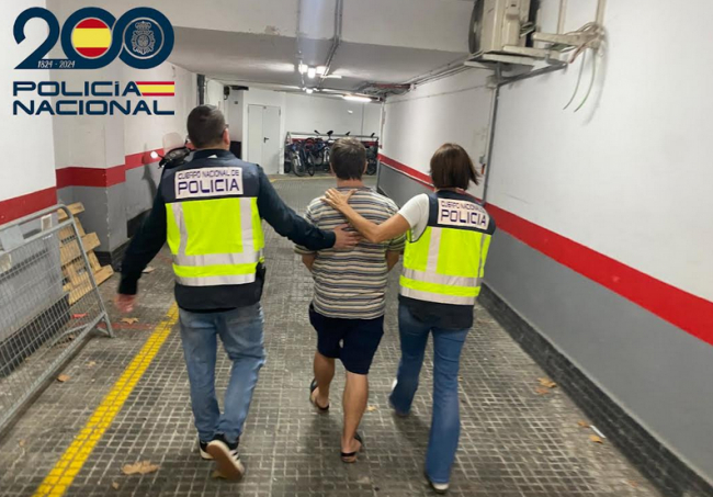 Detenido un hombre por obligar a una mujer a que le enviase fotos íntimas