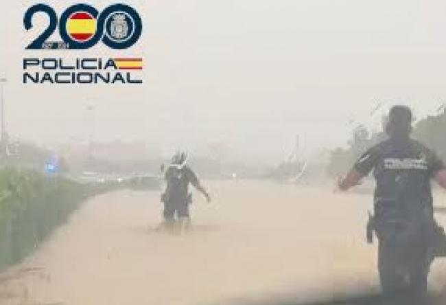 La Policía Nacional realiza múltiples rescates durante las inundaciones provocadas por la borrasca Gabrielle en Ibiza