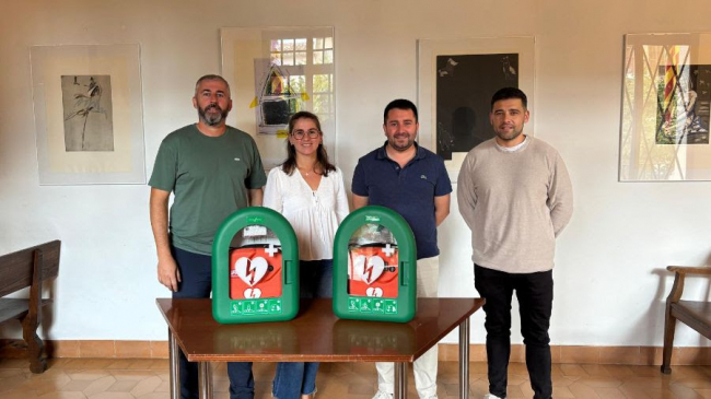 El Ayuntamiento de Alaró refuerza la seguridad de los centros educativos con la incorporación de tres nuevos desfibriladores