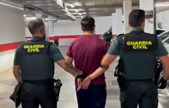 La Guardia Civil ha detenido un joven por dos supuestos delitos de homicidio en grado de tentativa en la localidad de Magaluf