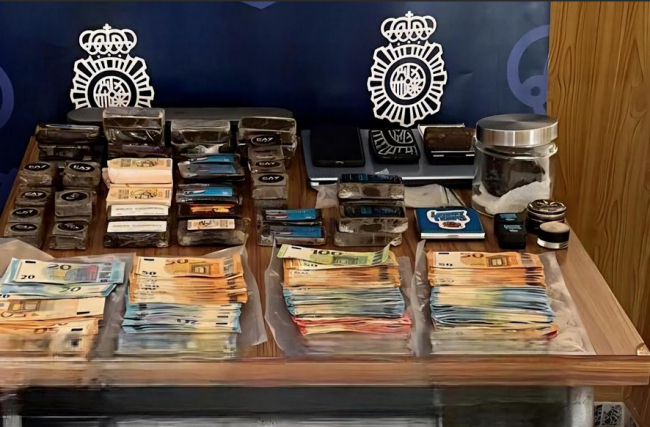 La Policía Nacional detiene a cuatro personas  vinculadas con una asociación cannábica  por venta de hachís y marihuana