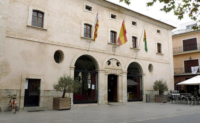 El PP de sa Pobla pide más presupuesto para reforzar el
número de agentes de la Policía Local y garantizar una mayor
presencia en las calles