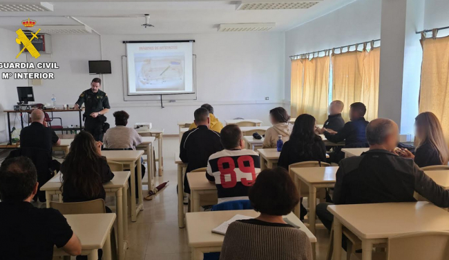 La Guardia Civil imparte formación en el Centro Penitenciario de Palma