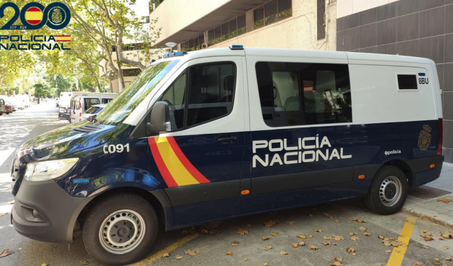 La Policía Nacional detiene a tres varones por robo en interior de vehículo, actuaban en las zonas de Son Oliva y Son Gotleu