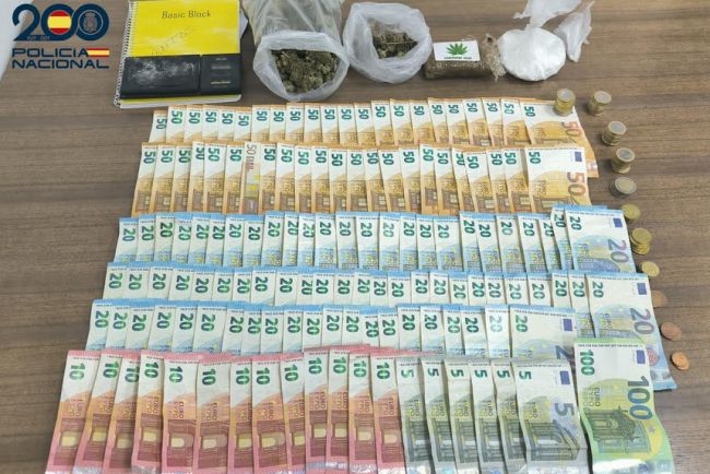 La Policía Nacional detiene a dos personas por tráfico de drogas y a una tercera por reclamación judicial