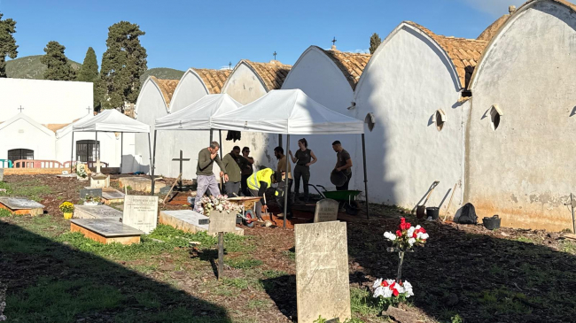 El Govern inicia en Ses Figueretes la primera excavación del V Plan de Fosas