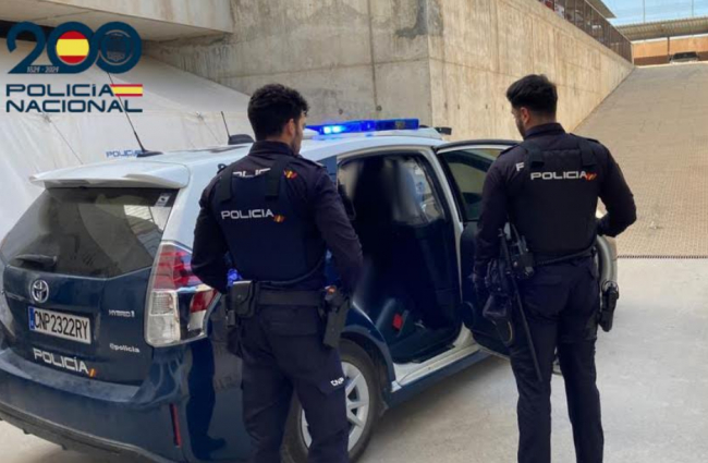 La Policía Nacional detiene a un hombre por agredir a su pareja
