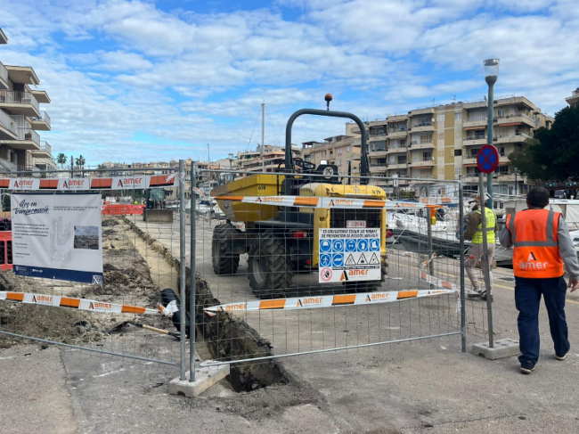 El Govern visita las obras de rehabilitación del muelle y del paseo des Cap des Toll en el puerto de Porto Cristo