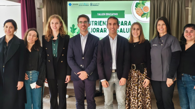 El IMAS acoge talleres de salud bucodental y nutricional impartidos por alumnos de Odontología y Nutrición de ADEMA