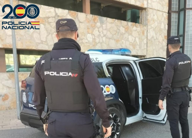 Dos detenidos por tratar de robar en un comercio ambulante navideño en el centro de Palma