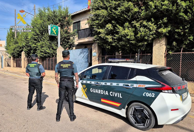La Guardia Civil ha detenido a un varón por un delito de exhibicionismo en la localidad
de Binissalem