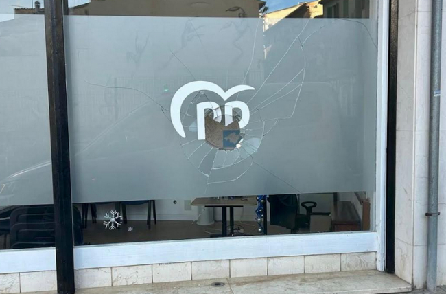 El PP de Inca condena el acto vandálico contra su sede y defiende la convivencia democrática