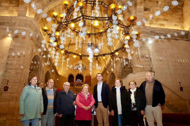 Más de mil neules del Consell de Mallorca decoran la iglesia de Ariany