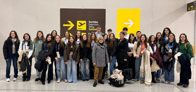 Viajan a Irlanda los 25 estudiantes que cursan un trimestre en el país gracias a las Becas de Excelencia del Govern