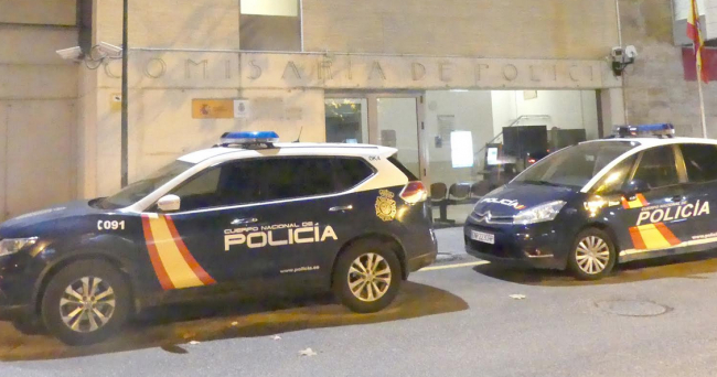 La Policía Nacional de Manacor detiene a un varón por conducir sin carnet y chocar contra un bolardo de la comisaría