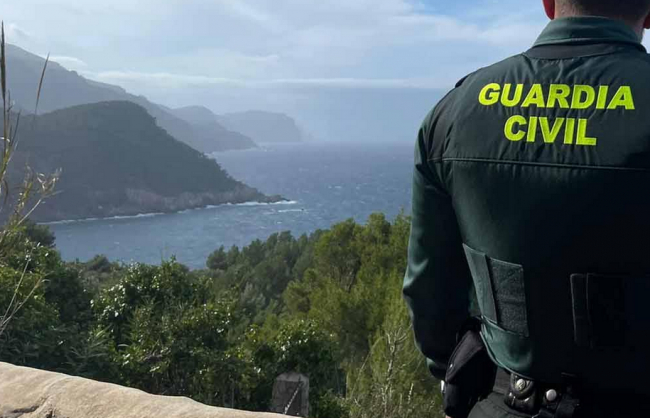 La Guardia Civil detiene a dos hombres por el robo en el interior de vehículos en miradores de la zona de Pollença
