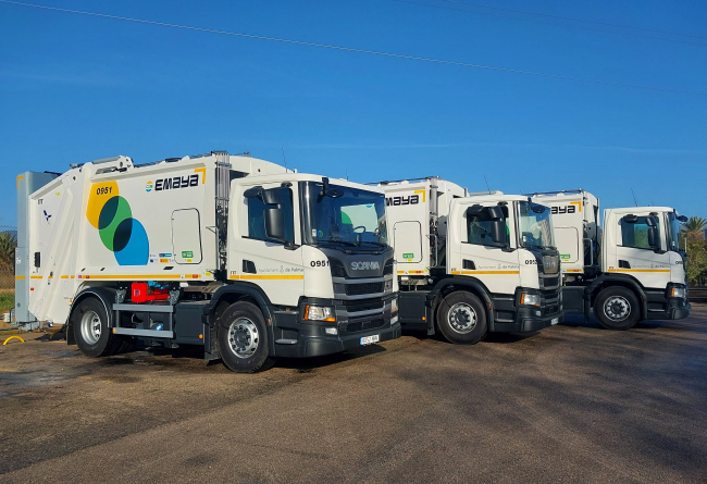 Emaya incorpora tres nuevos camiones recolectores a su flota para reforzar la recogida de la fracción orgánica