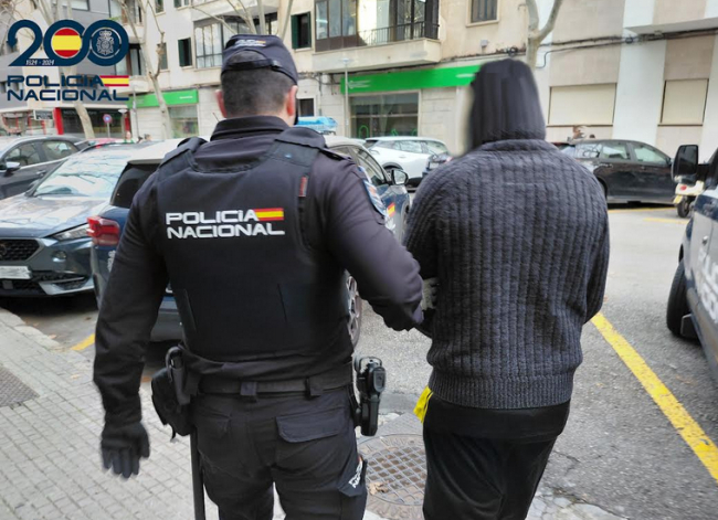 La Policía Nacional detiene a un hombre por agredir sexualmente a dos familiares menores de edad