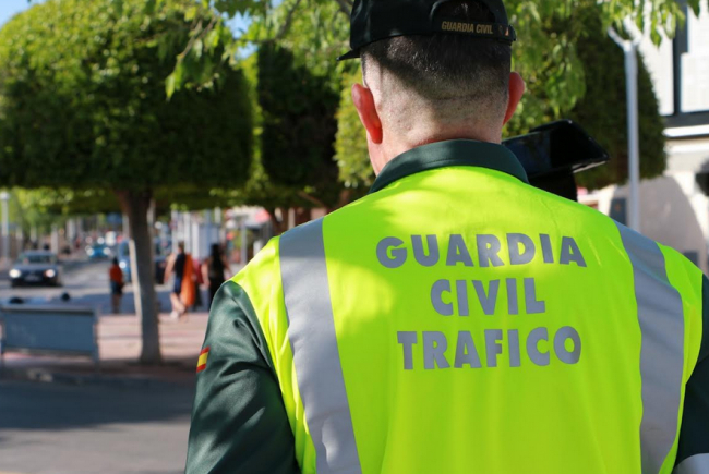 Investigados dos hombres por la Guardia Civil, uno se había desplazado desde Barcelona para suplantar la identidad del otro