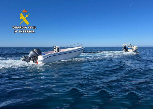La Guardia Civil detiene a cuatro personas por la sustracción de pateras
