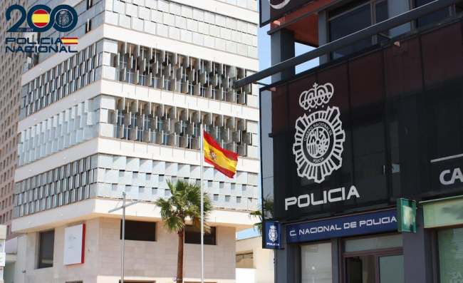 La Policía Nacional detiene a dos varones por agredir a una septuagenaria y robarle el móvil y 330 euros