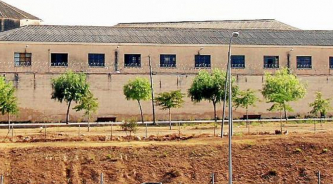 El Grupo Socialista denuncia el desalojo improvisado de la prisión vieja de Palma y acusa al IMAS de abandonar a las 200 personas que vivían allí