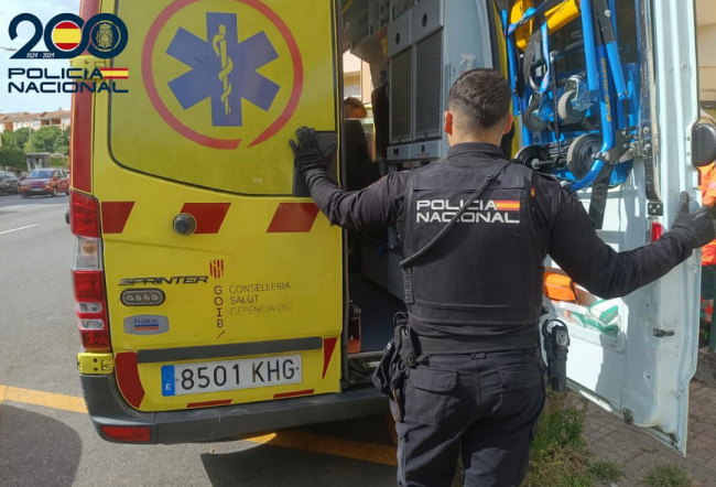 La Policía Nacional detiene a un varón por agredir y amenazar a personal sanitario